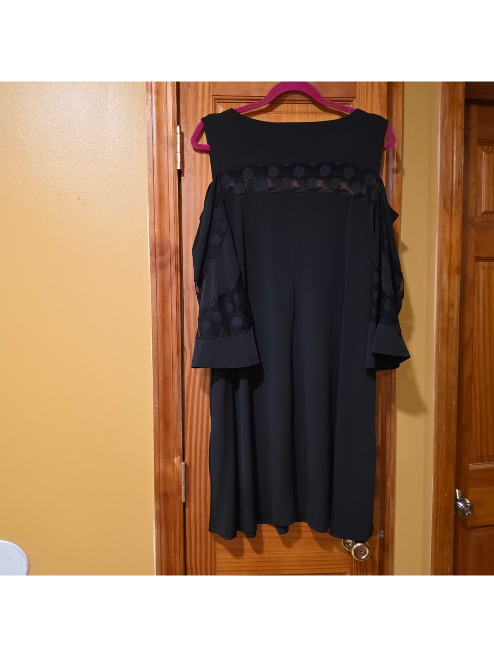Nina Leonard black cold shoulder dress - Picture 5 of 5